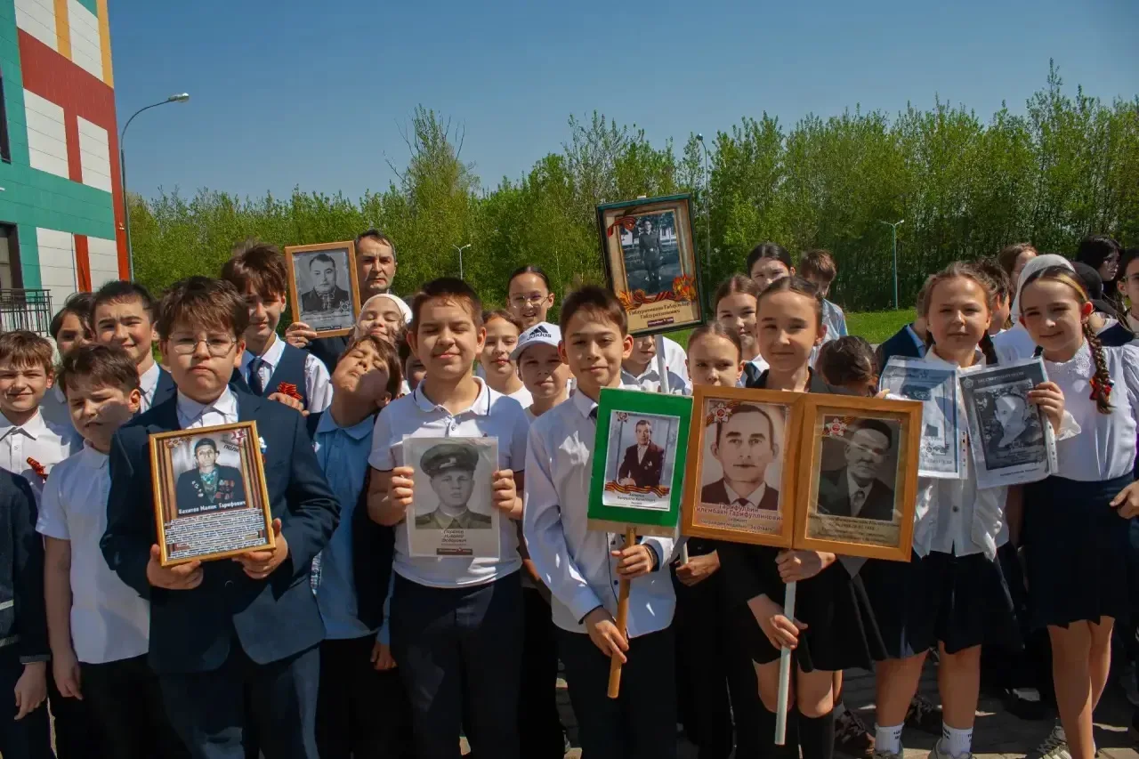 🇷🇺 БЕССМЕРТНЫЙ ПОЛК🕊️  Сегодня вся наша страна объединилась в великом шествии, и Гимназия 180 не ста