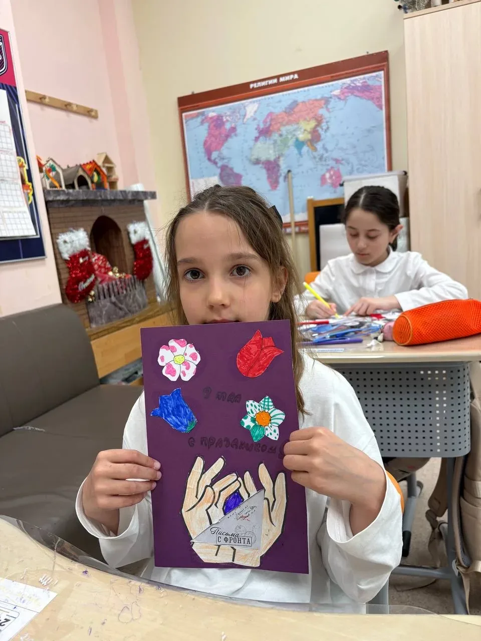 🎨 МАСТЕР-КЛАСС от «Движения Первых»  В преддверии великого праздника — Дня Победы — активисты «Движе