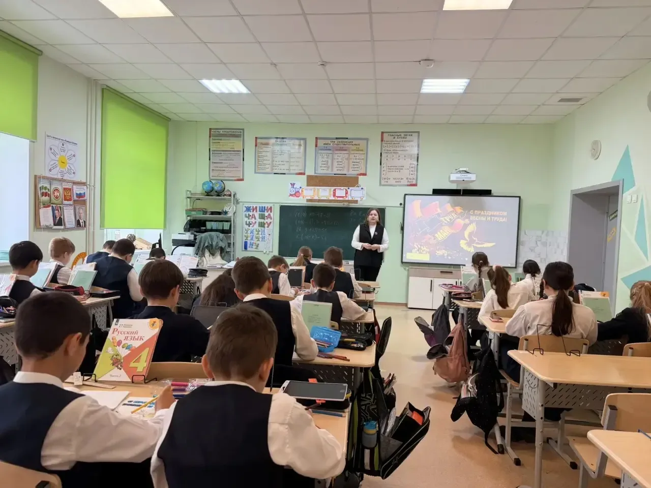 🎨 В преддверии 1 Мая — праздника Весны и Труда — наши юные творцы собрались на особенный мастер-клас