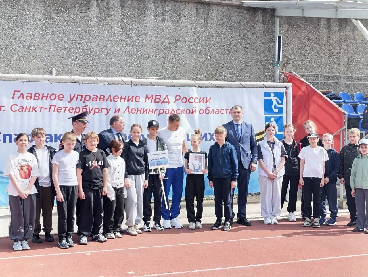 🏆НАСЛЕДНИКИ ПОБЕДЫ 🏆  Обучающиеся 5-го кадетского класса с гордостью представили нашу школу на Межре