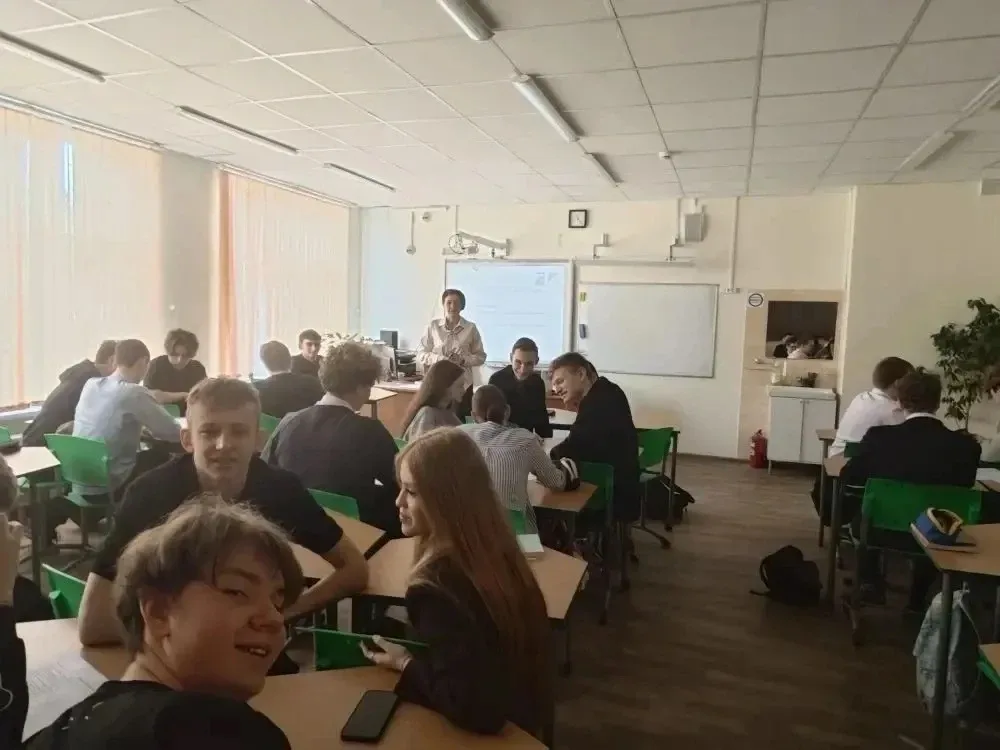 В рамках курса внеурочной деятельности "Россия - мои горизонты" для учащихся 11 классов МОУ "СОШ с у