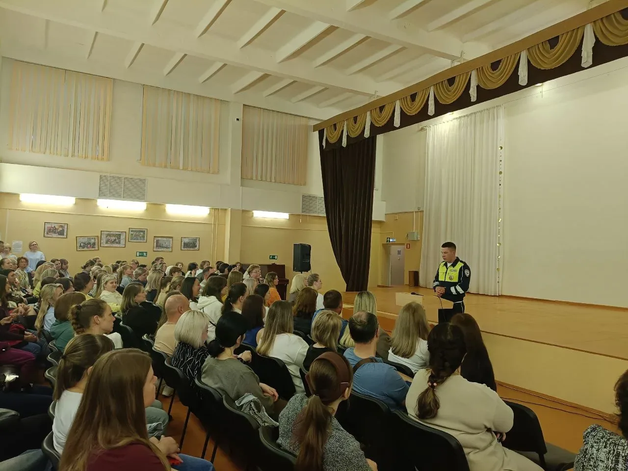 15.05.2026 В МБОУ "Гимназия" прошло общешкольное родительское собрание. 📌Были затронуты темы: профил