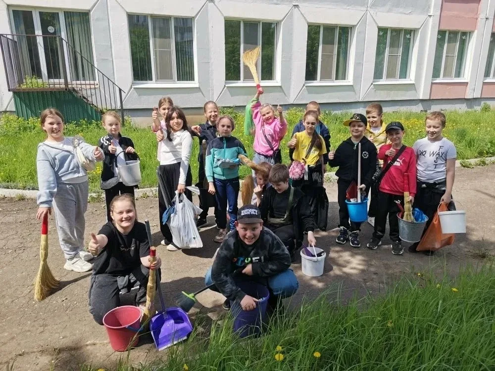 ☀️С наступлением тёплой, солнечной погоды ученики  гимназии решили привести в порядок школьную терри