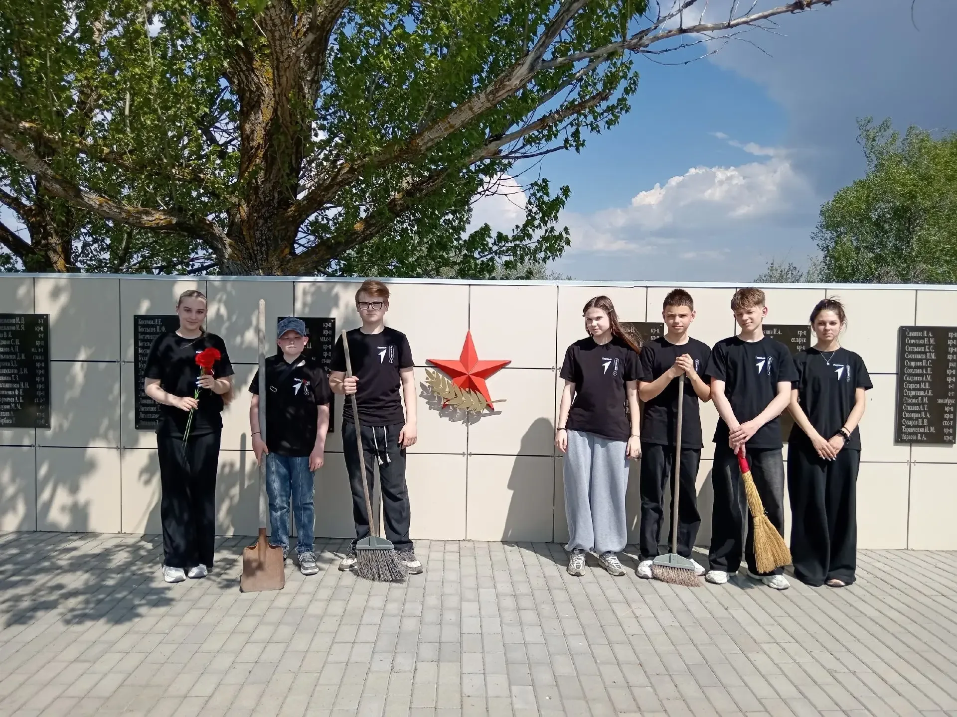 История России богата знаменательными событиями. Во все века героизм, мужество воинов России, мощь и