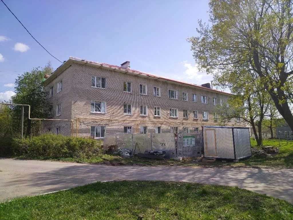 В городском округе Домодедово подрядчик приступил к капитальному ремонту кровли многоквартирного дом