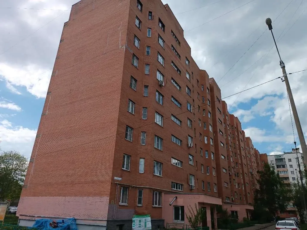В городском округе Красногорск стартовал капремонт крыши дома 2003 года постройки  🏢 В поселке город