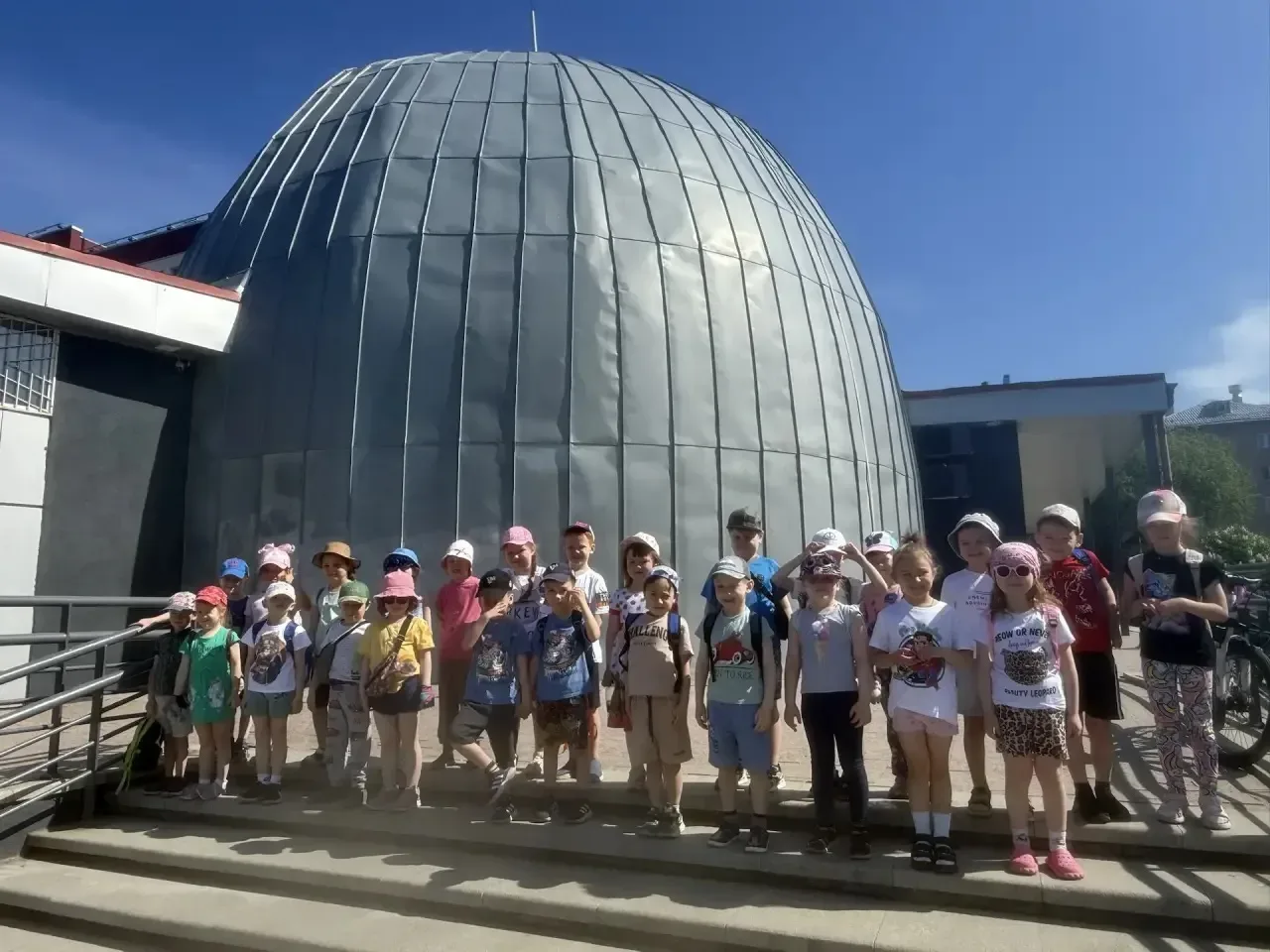 🚀🚀 36-я группа: Пешком к звёздам! 🍦👣  Сегодня ребята из 36-й группы вместе с воспитателями и родител