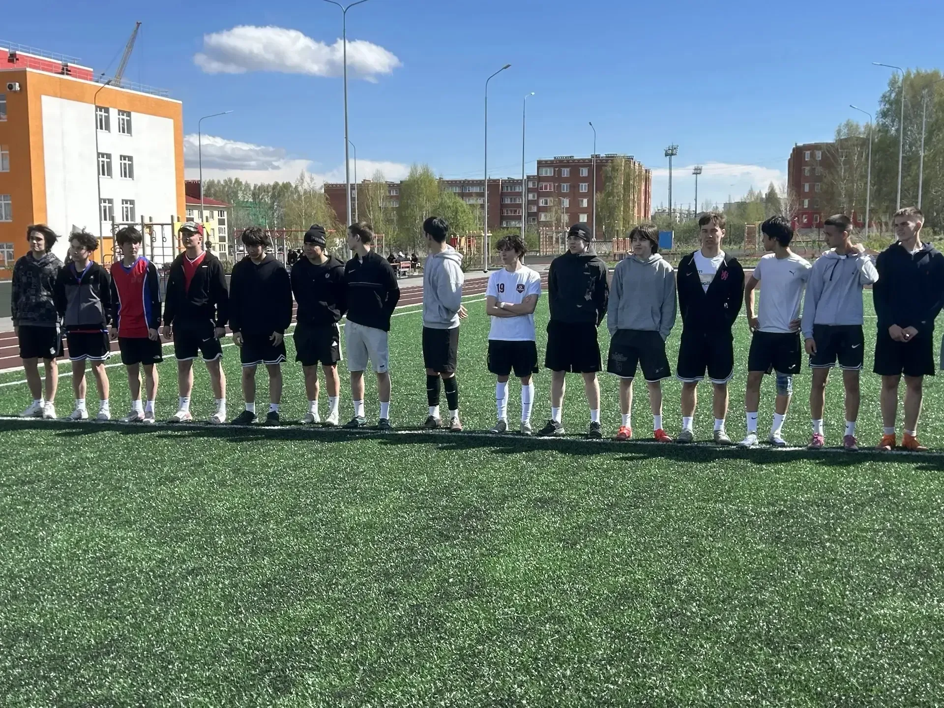 9 мая в День Победы состоялся футбольный матч ⚽ между командами городских школ. Матч прошёл успешно 
