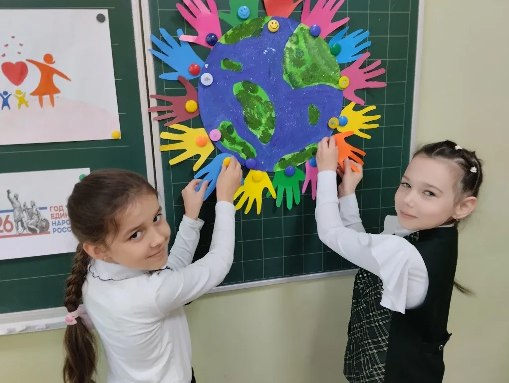 18 мая 2026 года в симферопольской школе № 30 им. А.А.Аматуни, как и во всех российских школах и кол