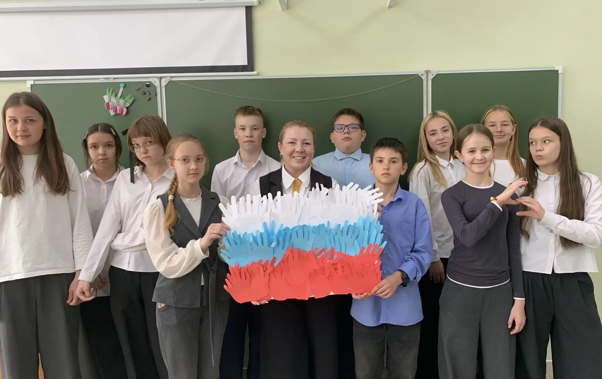 С целью формирования уважения к подвигу народов Союза Советских Социалистических Республик - наших п