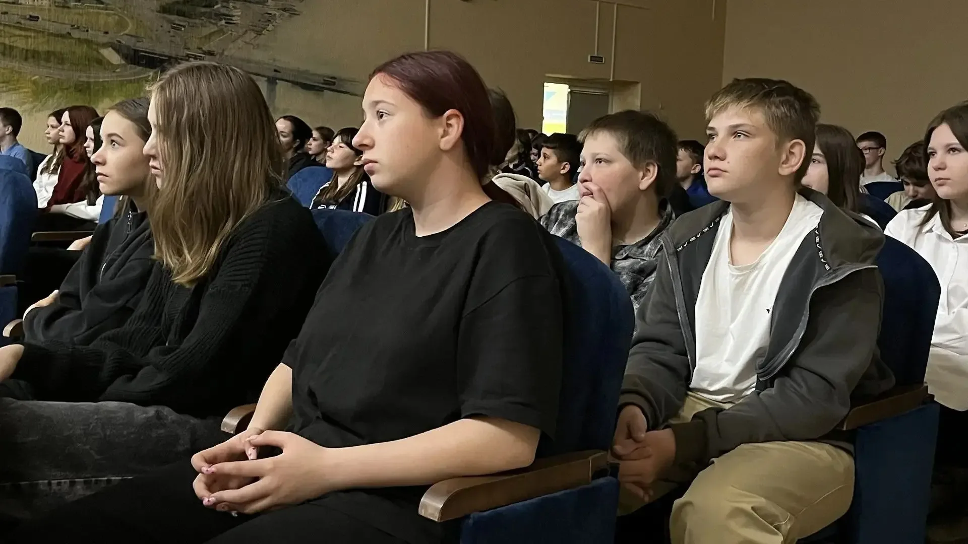 ❗️Сегодня учащиеся 5–11 классов приняли участие в краевом онлайн-уроке «Навигатор безопасности: орие