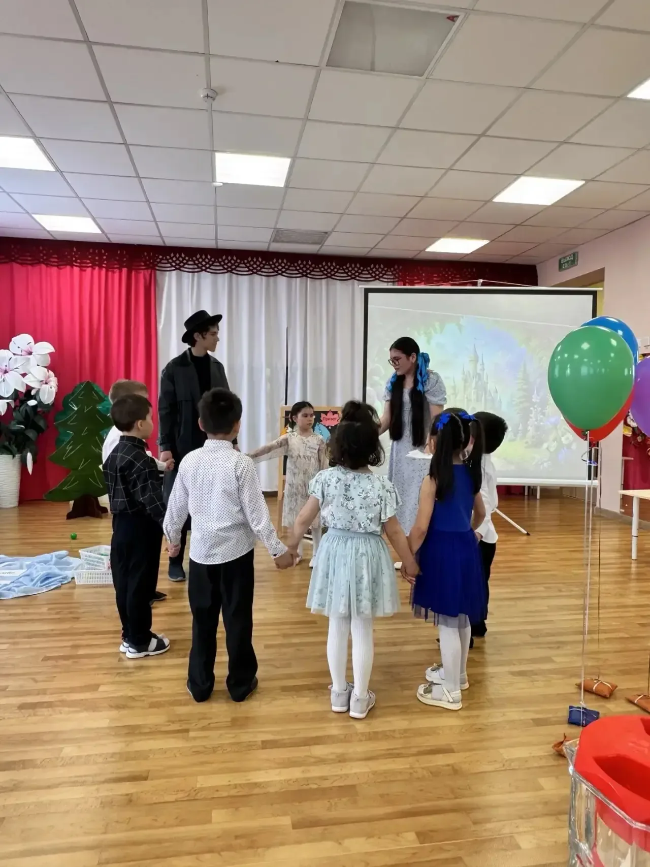 Поздравляем нашу победительницу Мухамматгалиеву Аделю и её руководителя Шайхиеву Е.Н. с великолепным