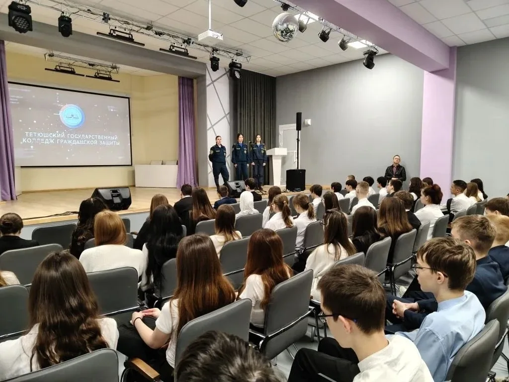 Профориентационная встреча с Тетюшским колледжем гражданской защиты прошла в нашем лицее. 30 апреля 