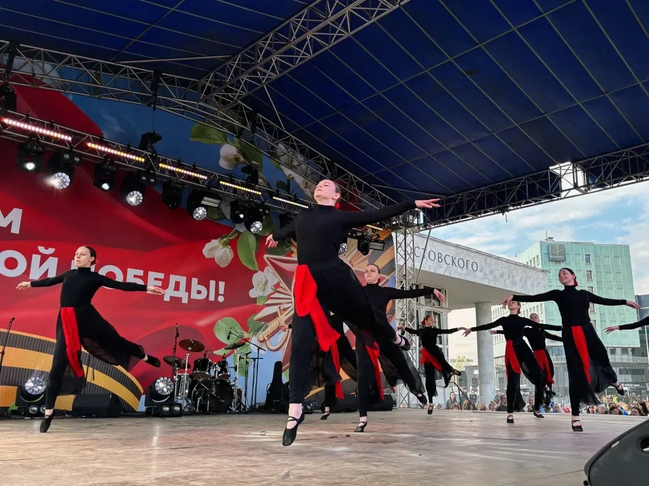 9 мая на Театральной площади состоялся финал конкурса «Голоса Победы», где наши талантливые ребята и