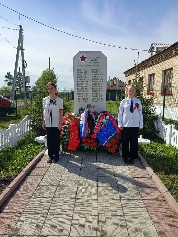 ✅В преддверии Дня Победы, 8 мая,  в поселке Ключи состоялся торжественный митинг «Голоса поколений»,