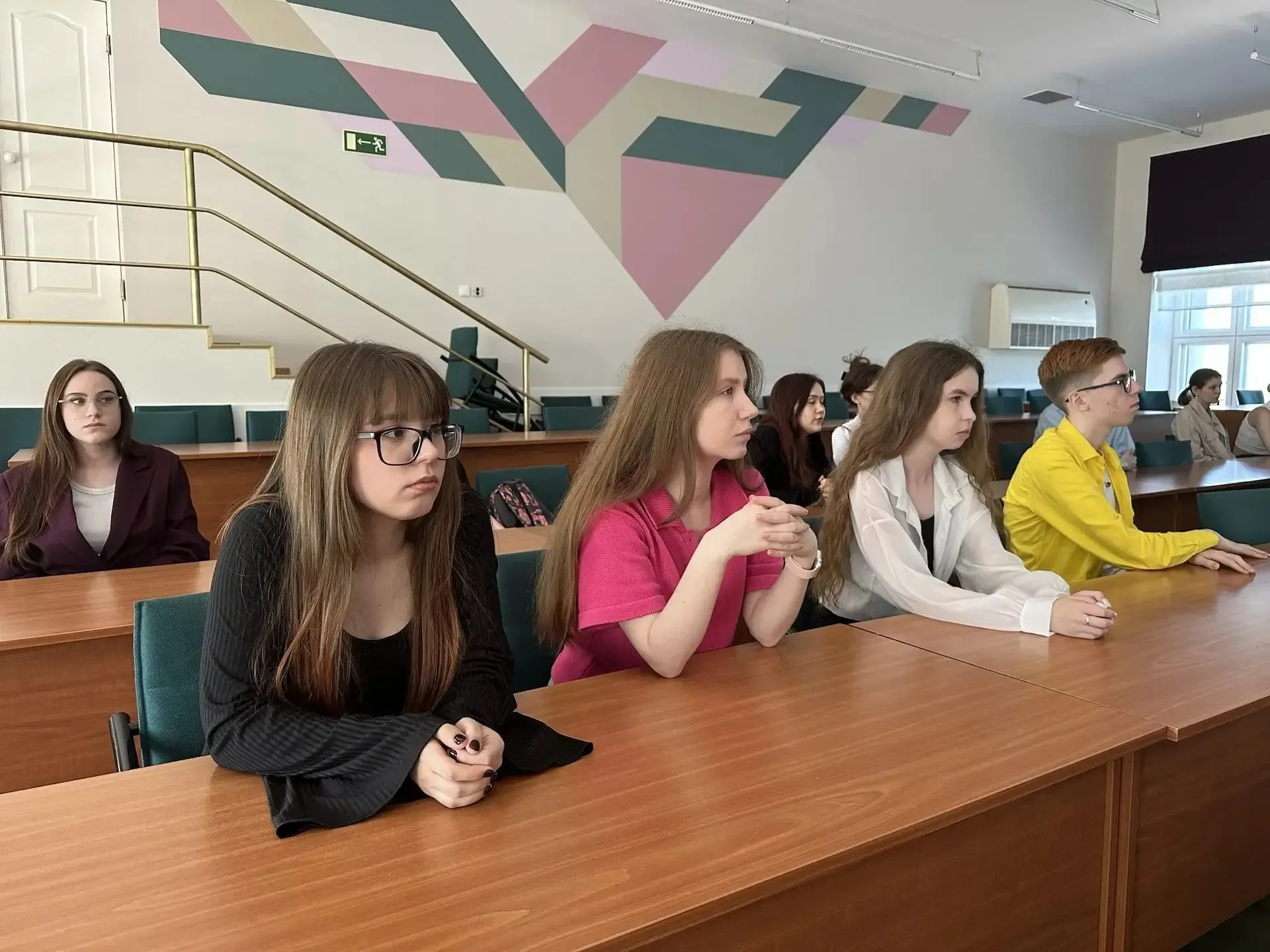 ✅ «Быть собой. Отвечать за Россию» – первокурсники обсудили ценность избирательных прав     Проект «