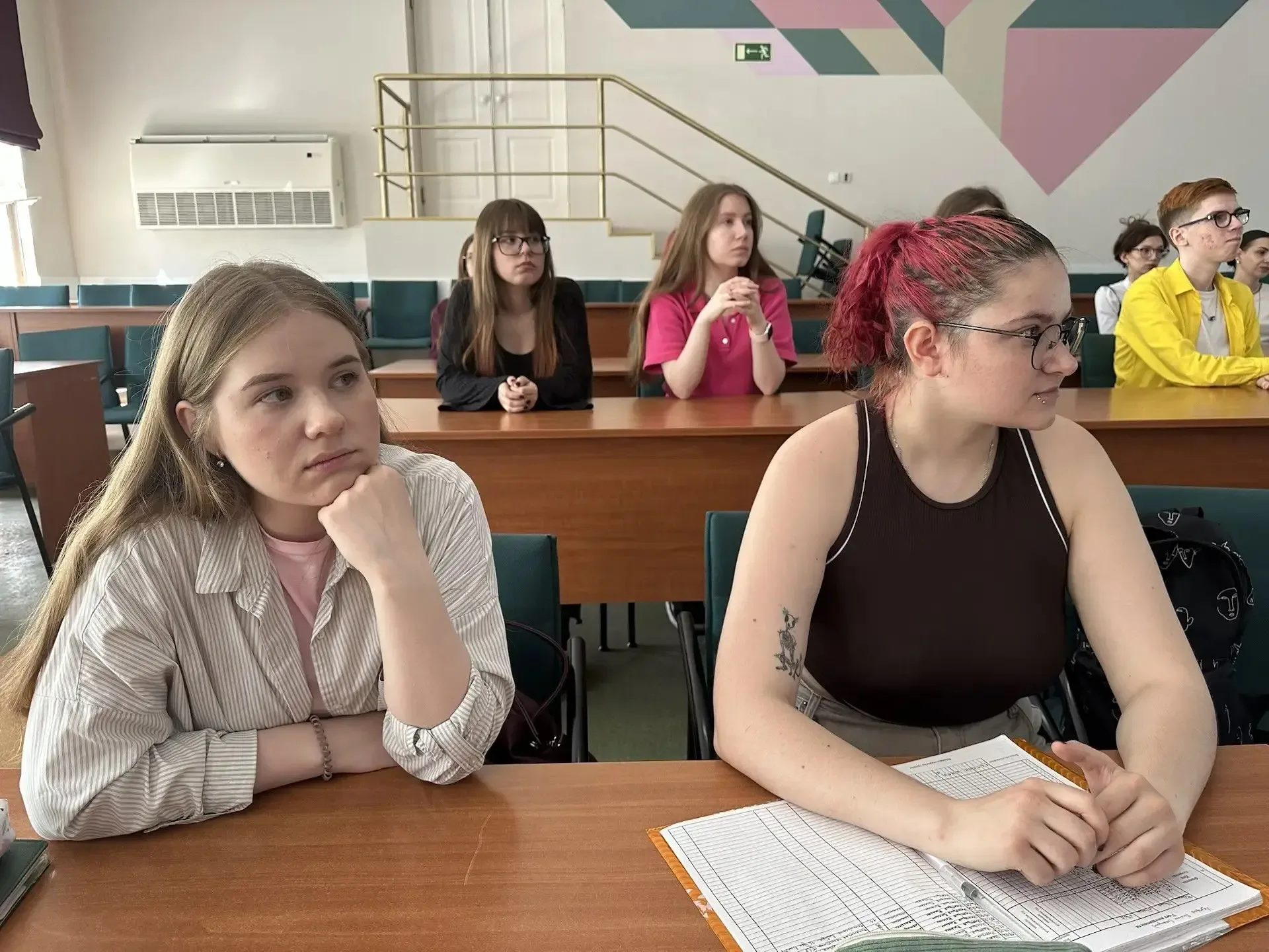 ✅ «Быть собой. Отвечать за Россию» – первокурсники обсудили ценность избирательных прав     Проект «