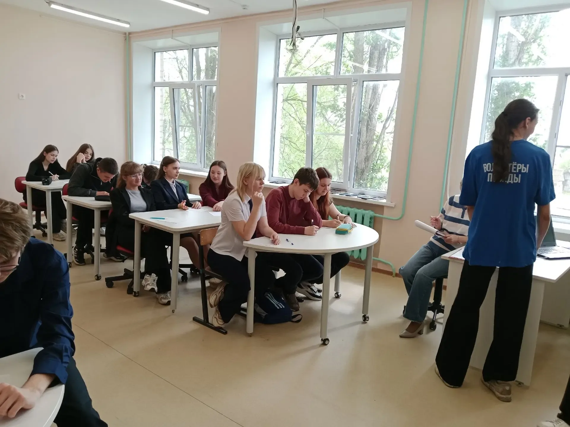 🇷🇺12 мая мы отмечаем День полного освобождения Крыма от немецко-фашистских захватчиков. Ученики наше