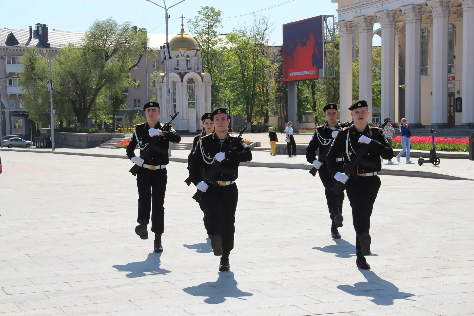 🕊️🕊️🕊️ В Белгороде с почестями открыли Пост № 1  У священного мемориала «Вечный огонь» на Соборной п