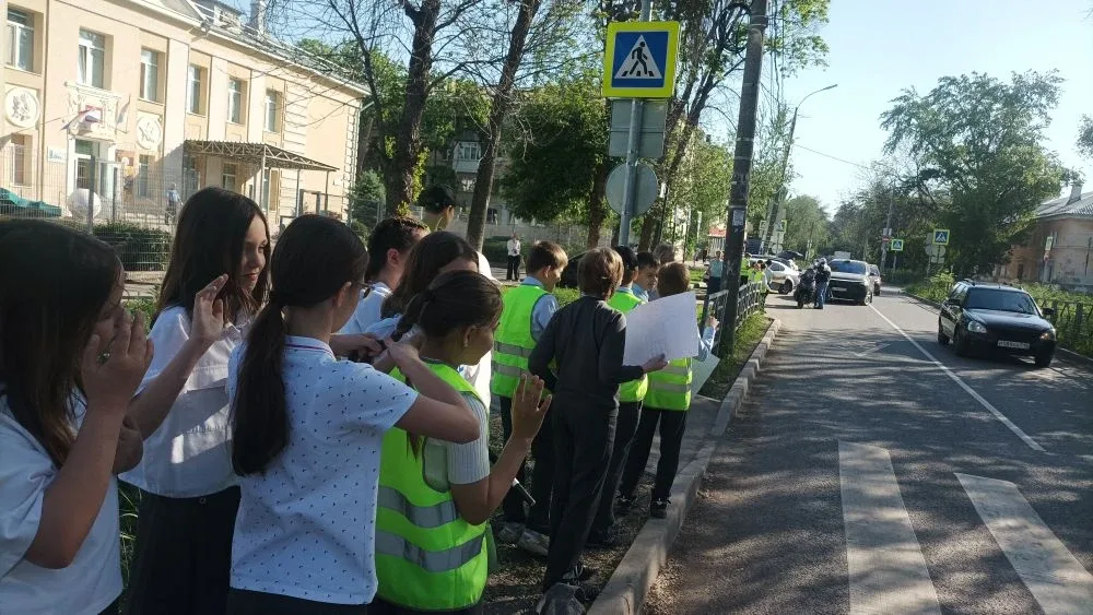 Началась наша акция "Спасибо, водитель!"   Водители, поприветствуйте участников гудком!