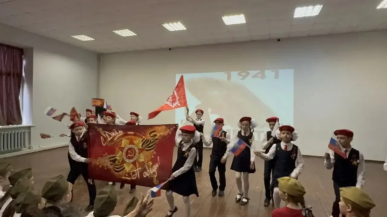 🎶 С 28 по 30 апреля в нашем лицее прошёл «Фестиваль военной песни».  Звучали строки, знакомые с детс