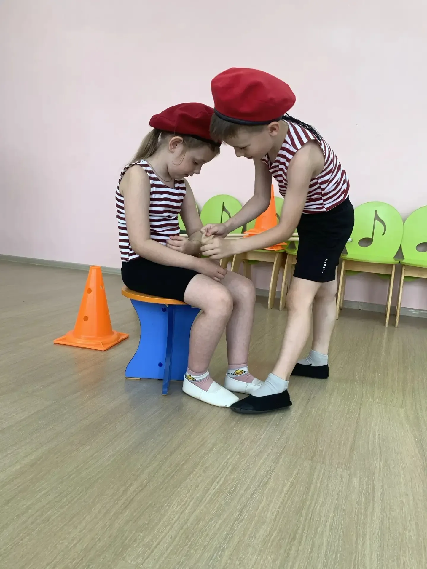💥Спортивные развлечения, посвященные Дню Победы прошли в группах «Солнышко», «Пчелки» и «Семицветик»