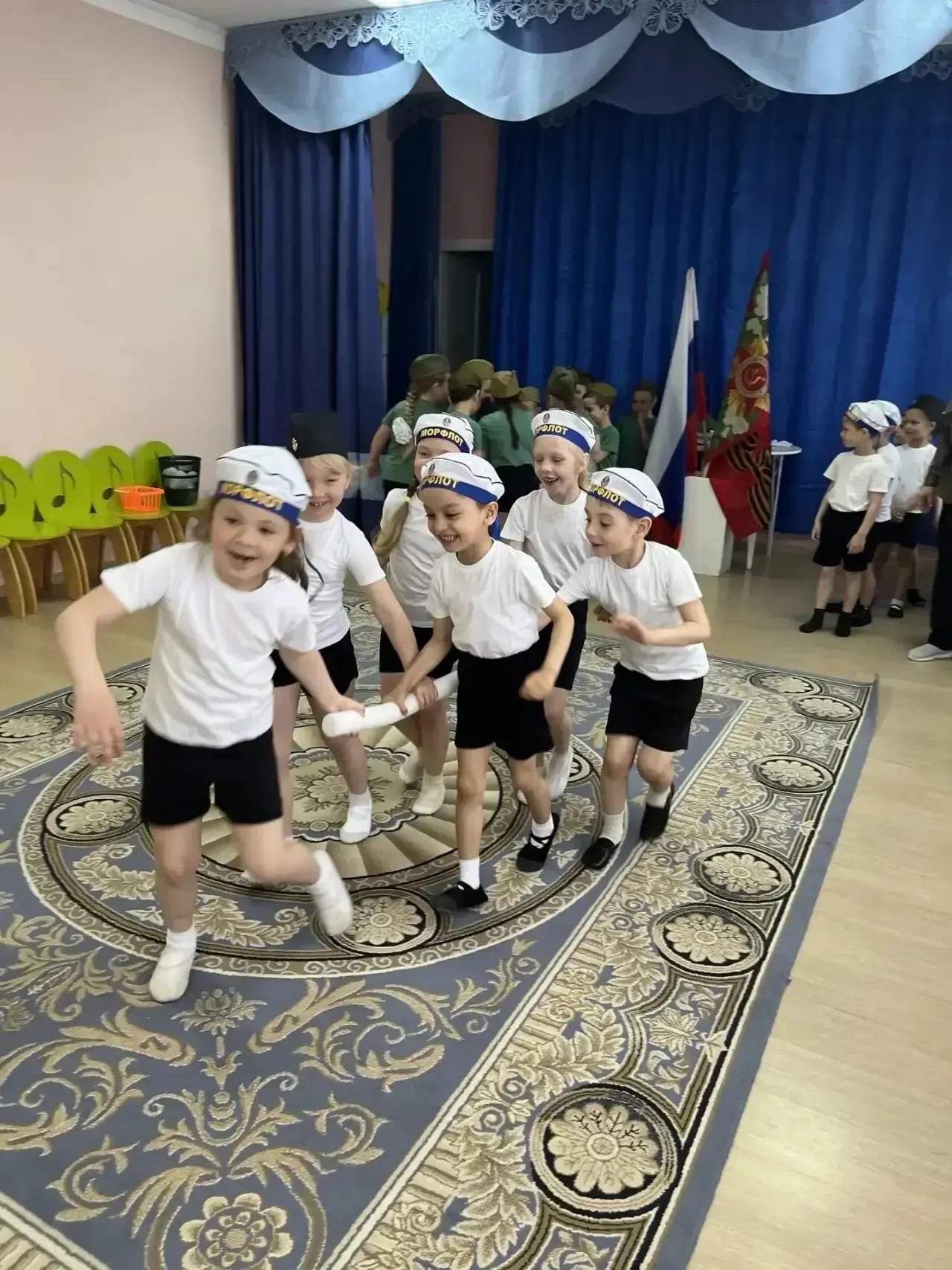 💥Спортивные развлечения, посвященные Дню Победы прошли в группах «Солнышко», «Пчелки» и «Семицветик»