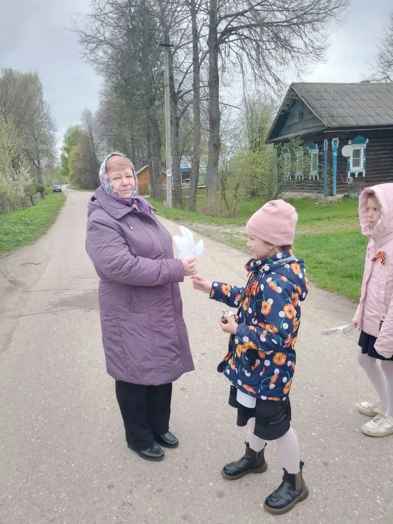 🕊 Акция «Голубь Победы»: мир и память в каждом крыле!🕊  В преддверии Дня Победы ученики начальной шк