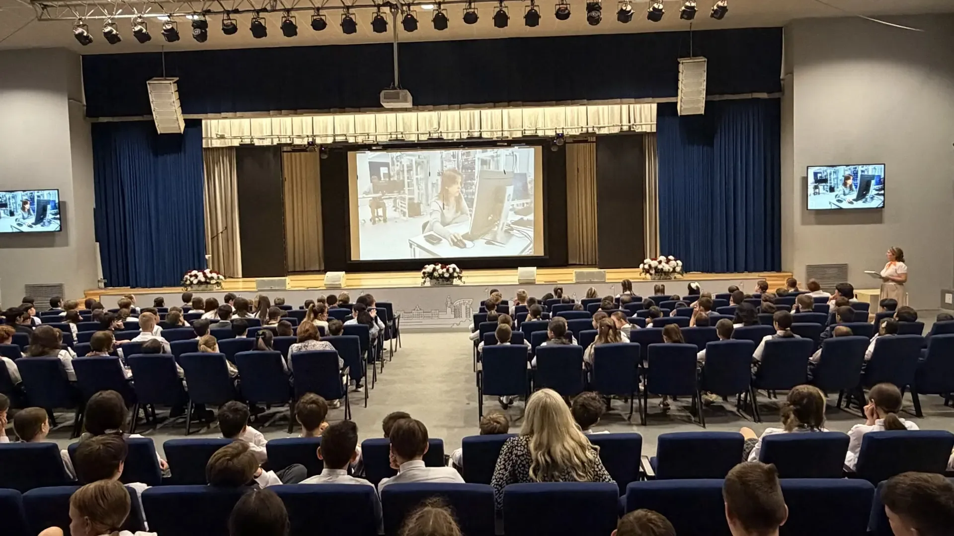 Учебная неделя в комплексе «Адымнар — Алабуга» началась с торжественной линейки и «Разговора о важно