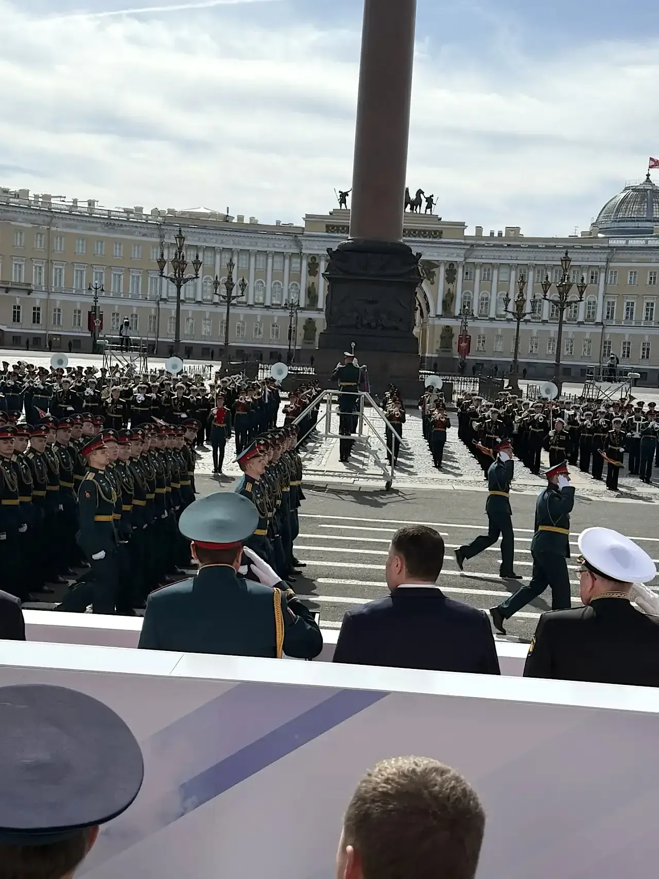 81 год Победы в Великой Отечественной войне.  Парад на Дворцовой. Торжественным маршем прошли расчет