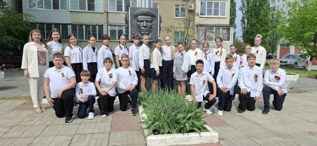 7 мая, в преддверии Дня Великой Победы, возле Знака воинской тематики "Слава Героям" прошло памятно-