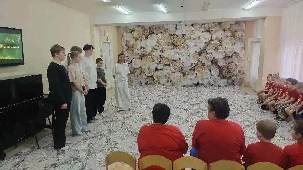 Накануне Международного дня растений активисты Движения Первых нашей школы провели настоящий «зелёны
