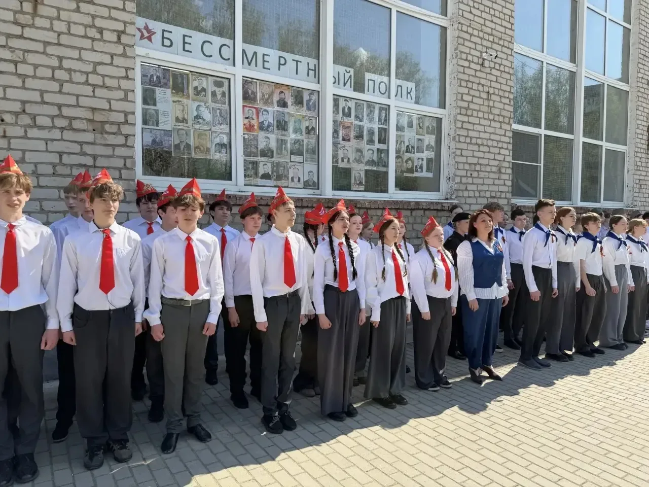 Строем — к победе! 🎖️  В нашей школе прошёл долгожданный конкурс смотра строя и песни среди 5-9 клас