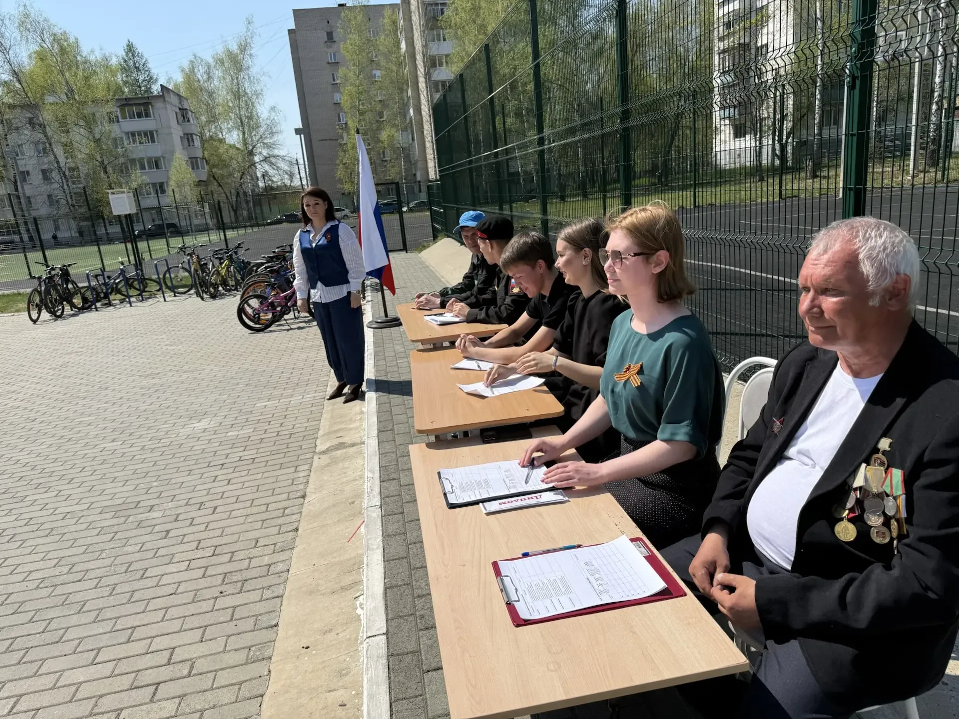 Строем — к победе! 🎖️  В нашей школе прошёл долгожданный конкурс смотра строя и песни среди 5-9 клас