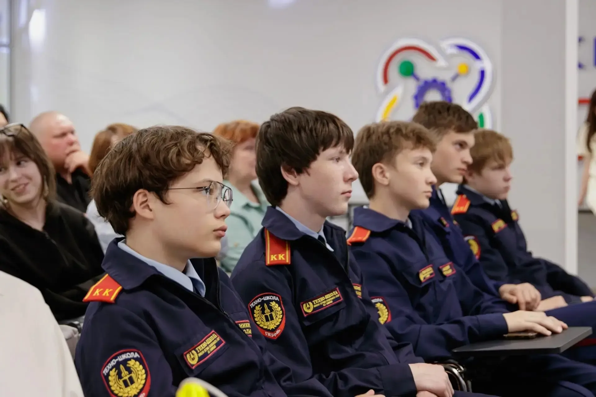🚀 Будущее связи и космических данных — за нашими ребятами! 22 мая 2026 года в ДТ «Кванториум Фотоник
