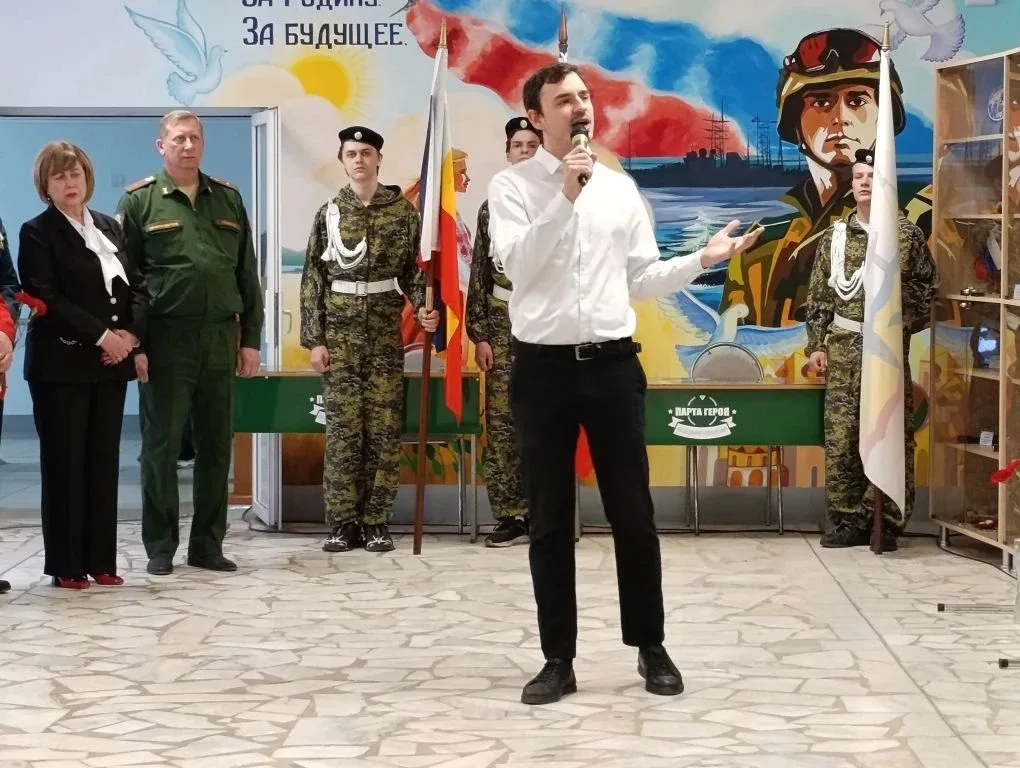 Сегодня в школе произошло по-настоящему важное и трогательное событие — мы открыли Уголок Славы, пос