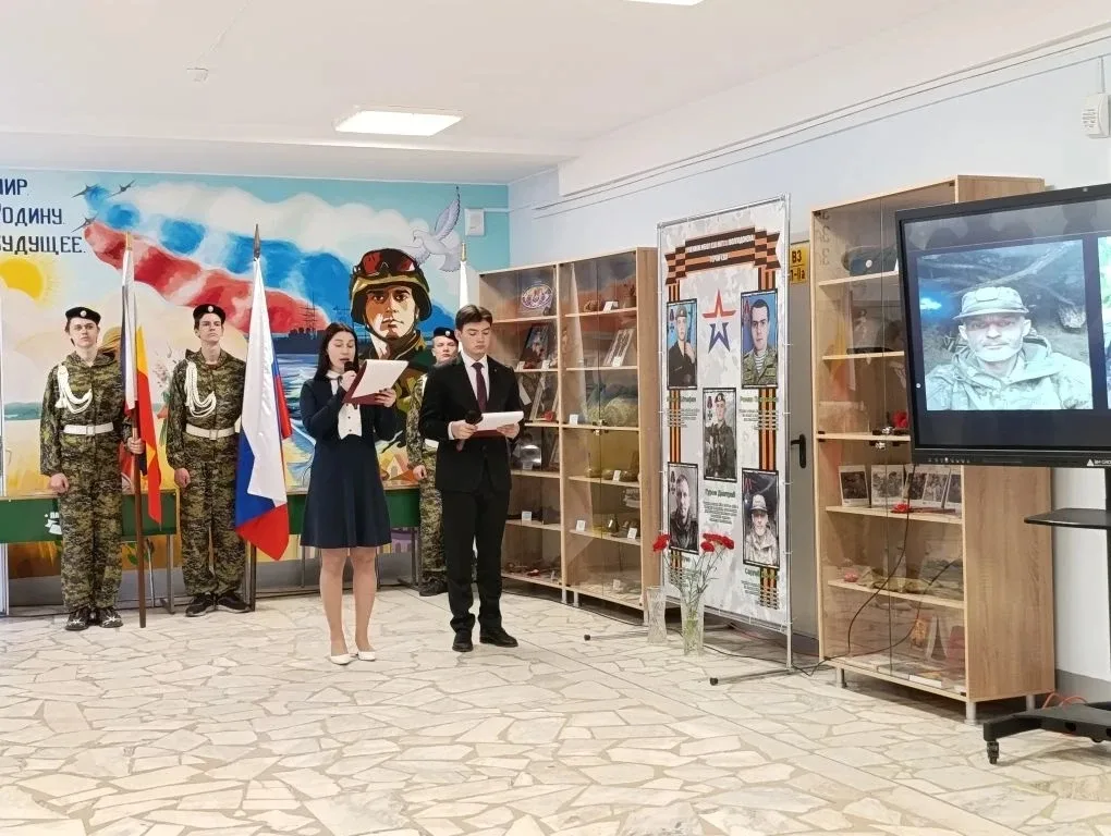 Сегодня в школе произошло по-настоящему важное и трогательное событие — мы открыли Уголок Славы, пос