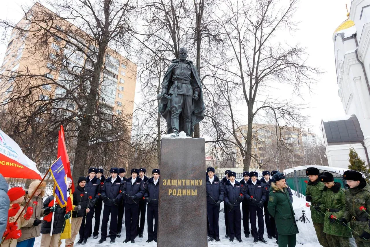 Юные москвичи помогают сохранить память о героях Великой Отечественной войны.  Сегодня в школах и ко