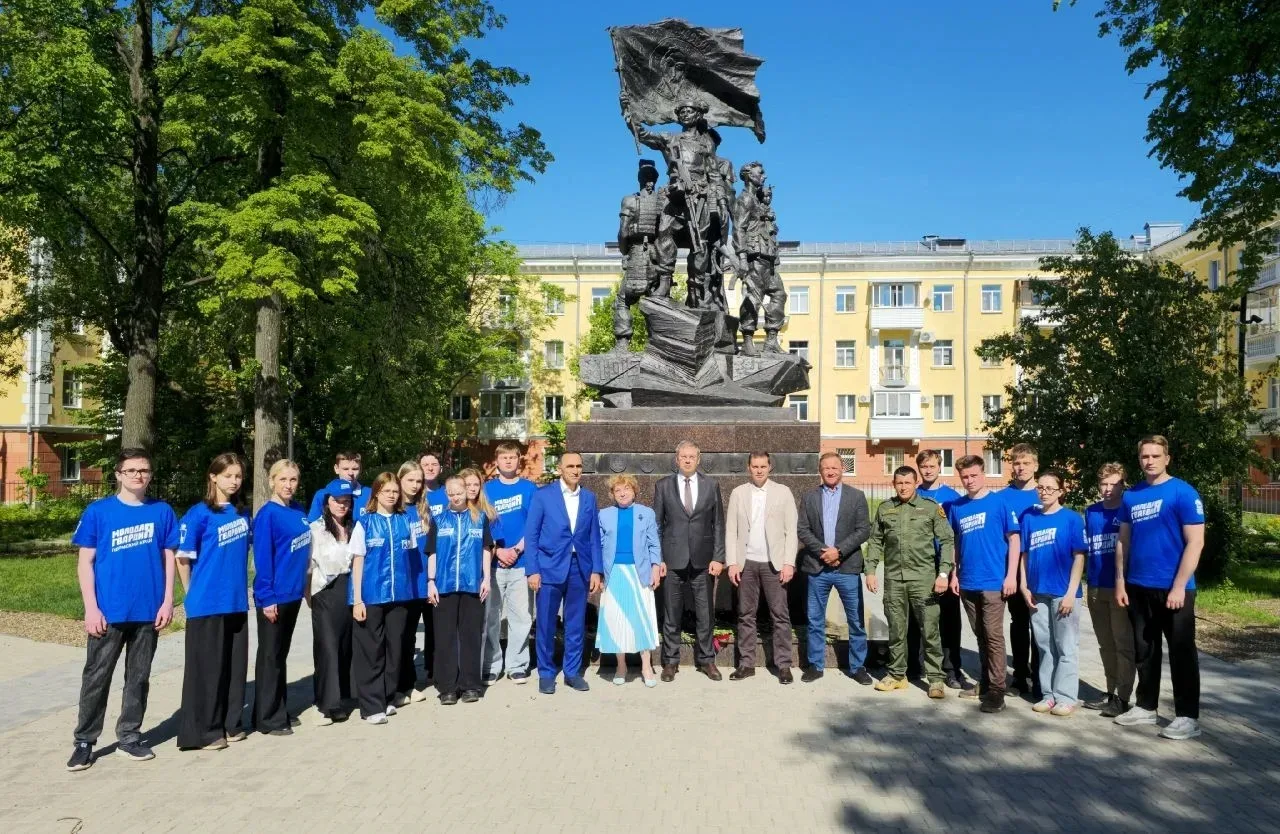⚡В Перми почтили память героев в День полного освобождения Мариуполя  🗓Сегодня, 20 мая, в четвёртую 