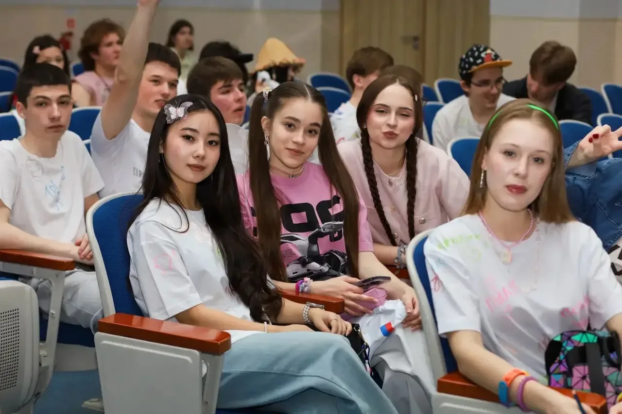 ✨ День детства в нашей гимназии: взгляд из 11‑го класса ✨  ⚡️Вчера в стенах гимназии царила особенна