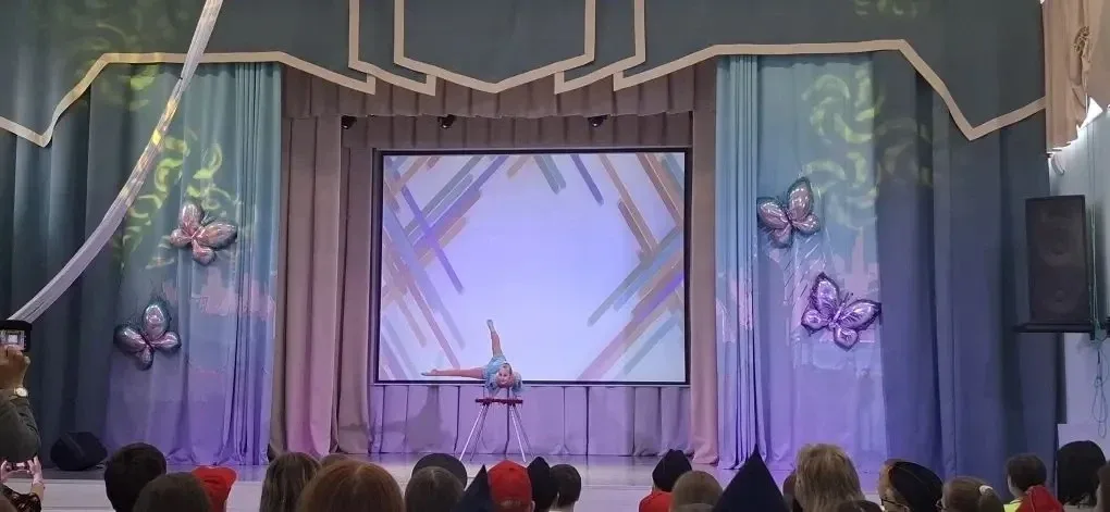 🚦 На страже безопасности: наши «Стражи дорог» в деле!  Сегодня отряд «Стражи дорог» принял участие в