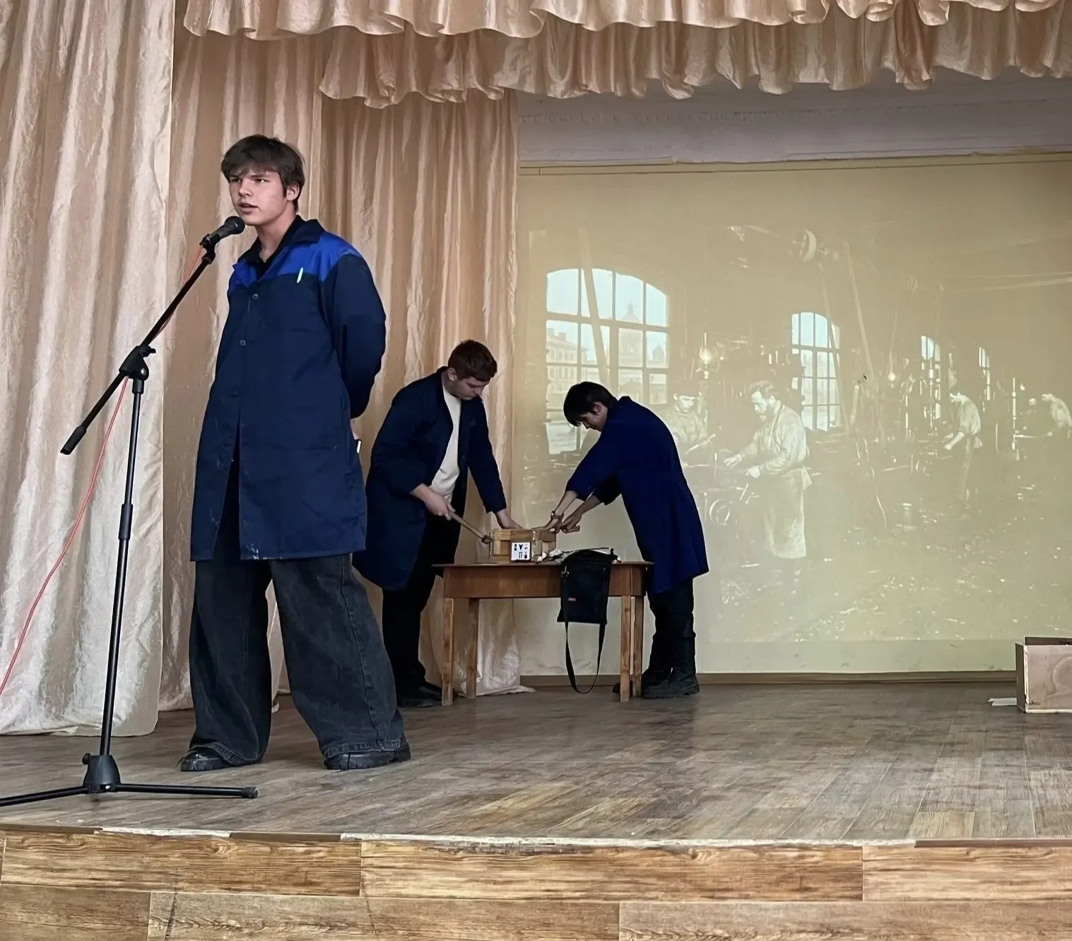 🎉🎉 МИР! ТРУД! МАЙ!   📚📚 В нашем колледже прошло яркое мероприятие, приуроченное Первому мая – Дню тр