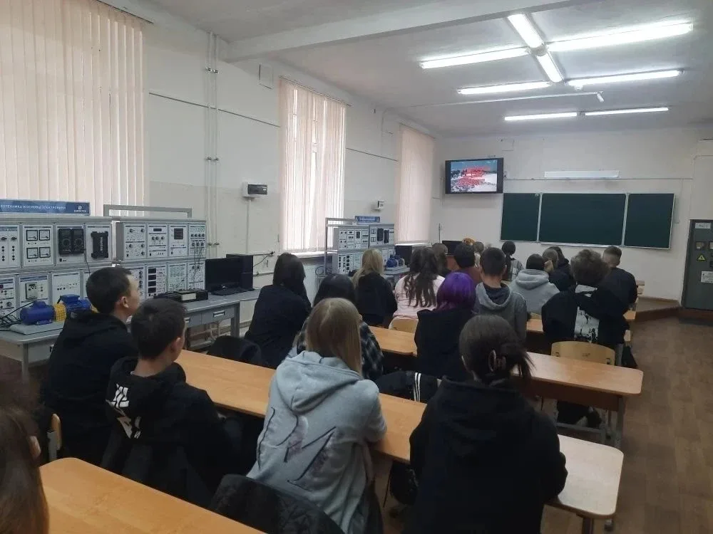 🎗В преддверии Дня Великой Победы студенты колледжа посмотрели фильм Сергея Бондарчука «Они сражались