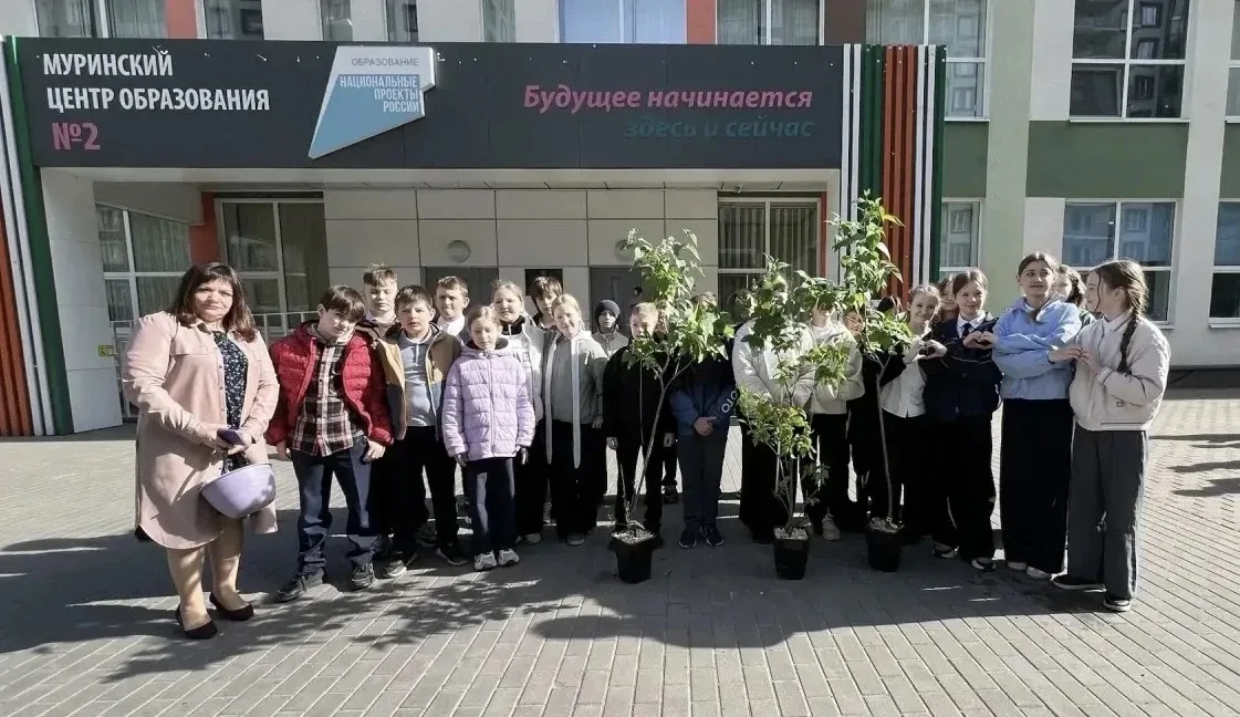 🌳В нашей школе прошла добрая и символичная акция: выпускники начальных классов собрались вместе, что