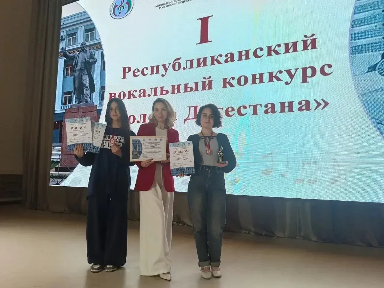 Итоги I республиканского вокального конкурса «Голоса Дагестана»  Поздравляем ученицу гимназии №1 Джа