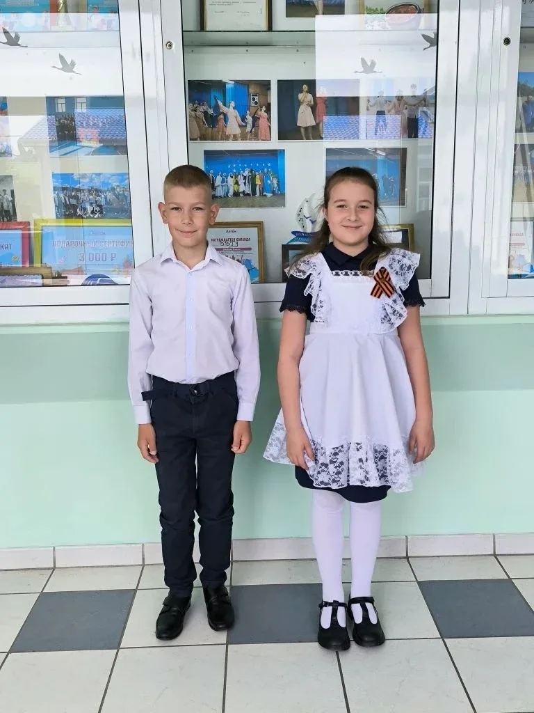 Сегодня прошёл ГОРОДСКОЙ КОНКУРС ЧТЕЦОВ «ЖДИ МЕНЯ…»  От нашей школы приняли участие:  Ученики 7а кла