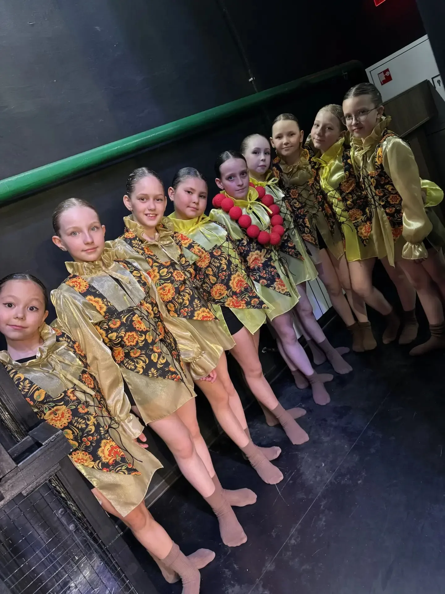 💃 Сияйте ярче звёзд! 💫  Дорогие друзья, родители и наши любимые ученики!  От имени всей школы и от с