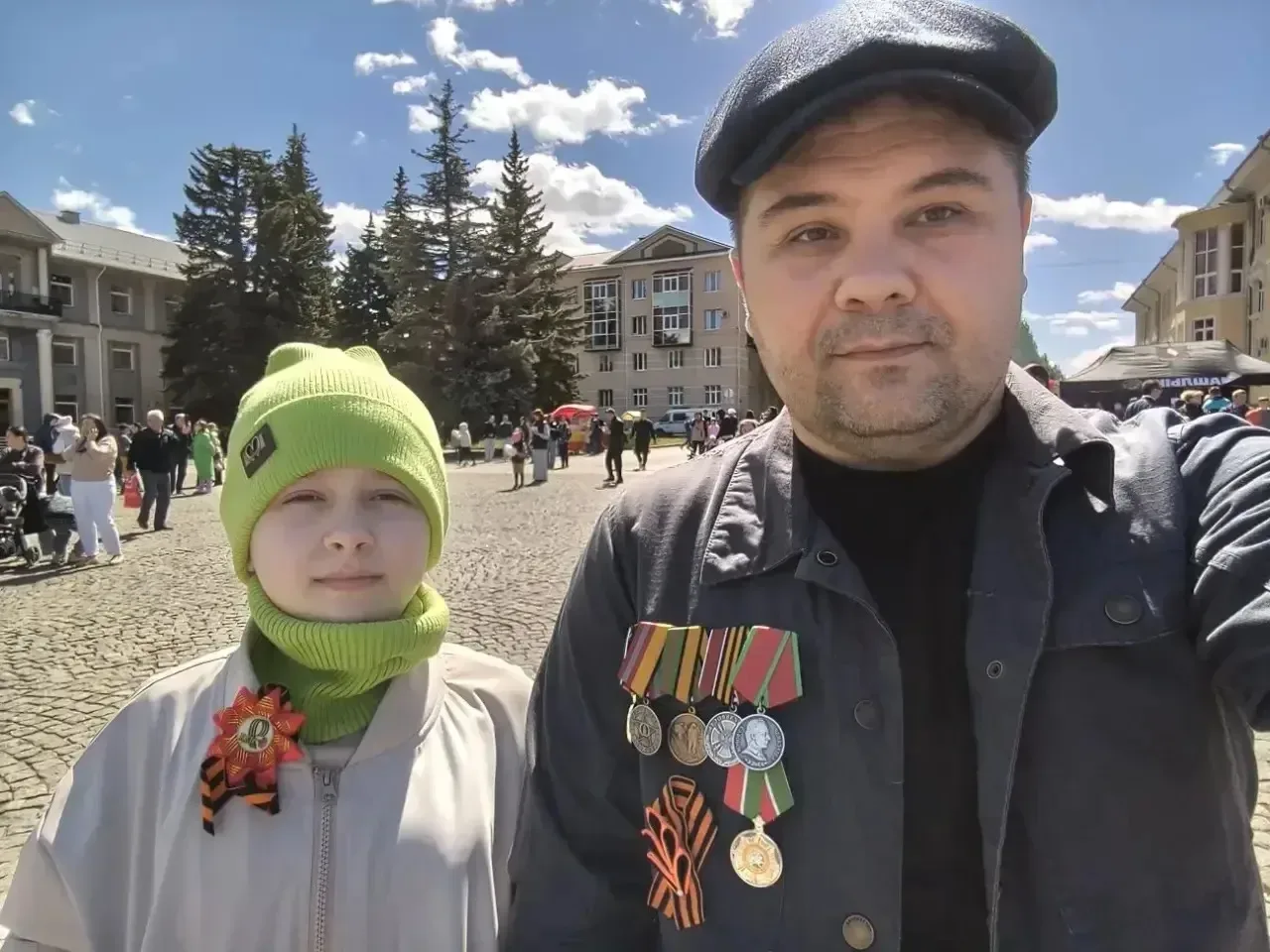 🎖️ На парад — всей семьёй!🎖️  Сегодня, в этот великий и священный день, улицы нашего города наполнил
