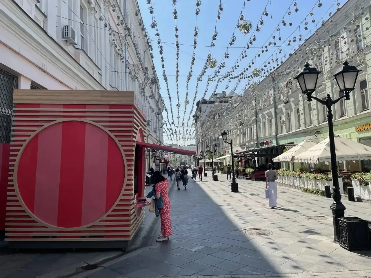 🍓Сладкий старт сезона: купить свежие ягоды можно рядом с домом!  В столице открылись торговые павиль