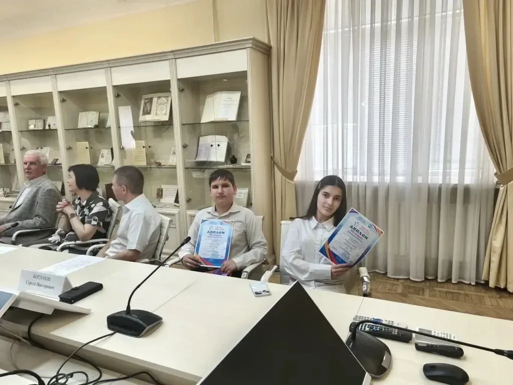 19 мая в главном корпусе ВГУ проходило вручение дипломов по Многопрофильной инженерной олимпиаде "Зв